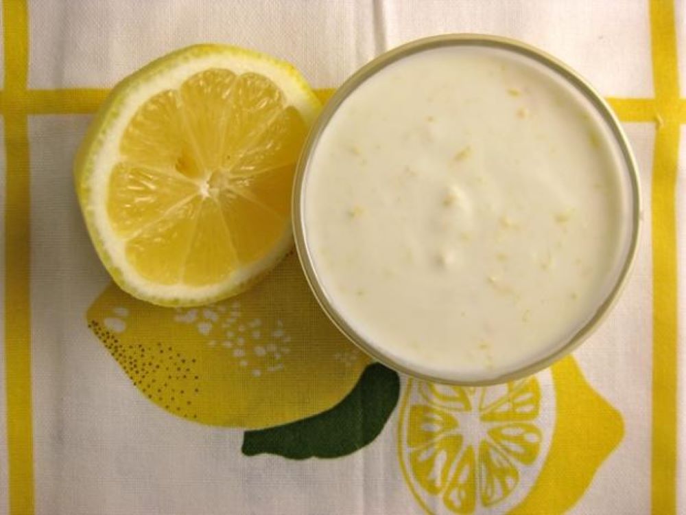 Маска из йогурта и лимона