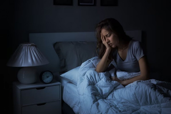 Онколог Дебора Ли назвала возможным симптомом рака усиливающуюся ночью боль