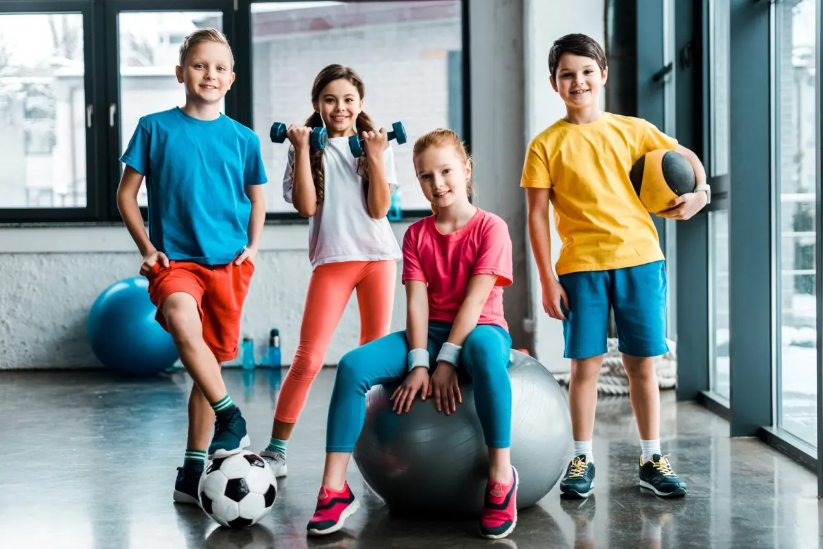 Детский спорт или фитнес: какой путь выбрать для ребенка