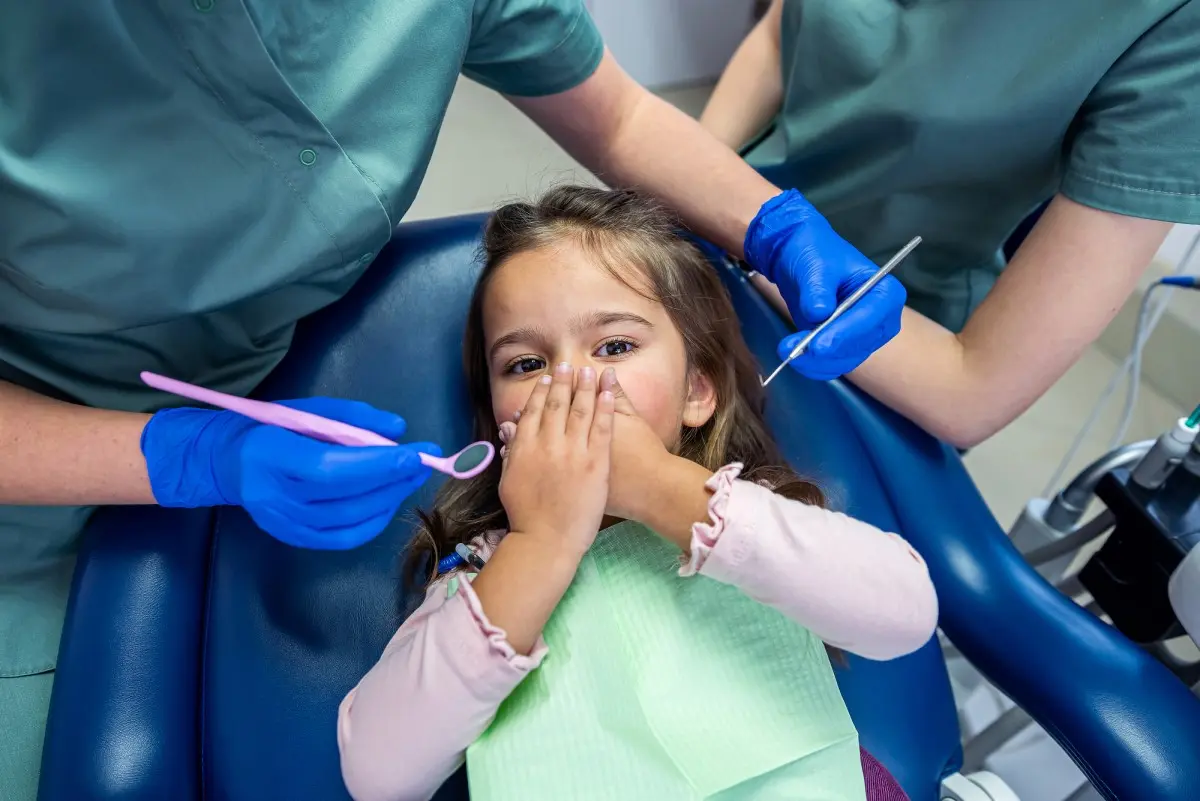 Какие заболевания могут возникнуть, если не лечить детские зубы?