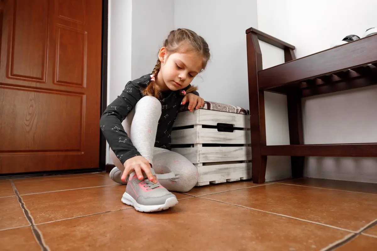Чему уделить внимание при покупке обуви ребенку – 5 советов ортопеда